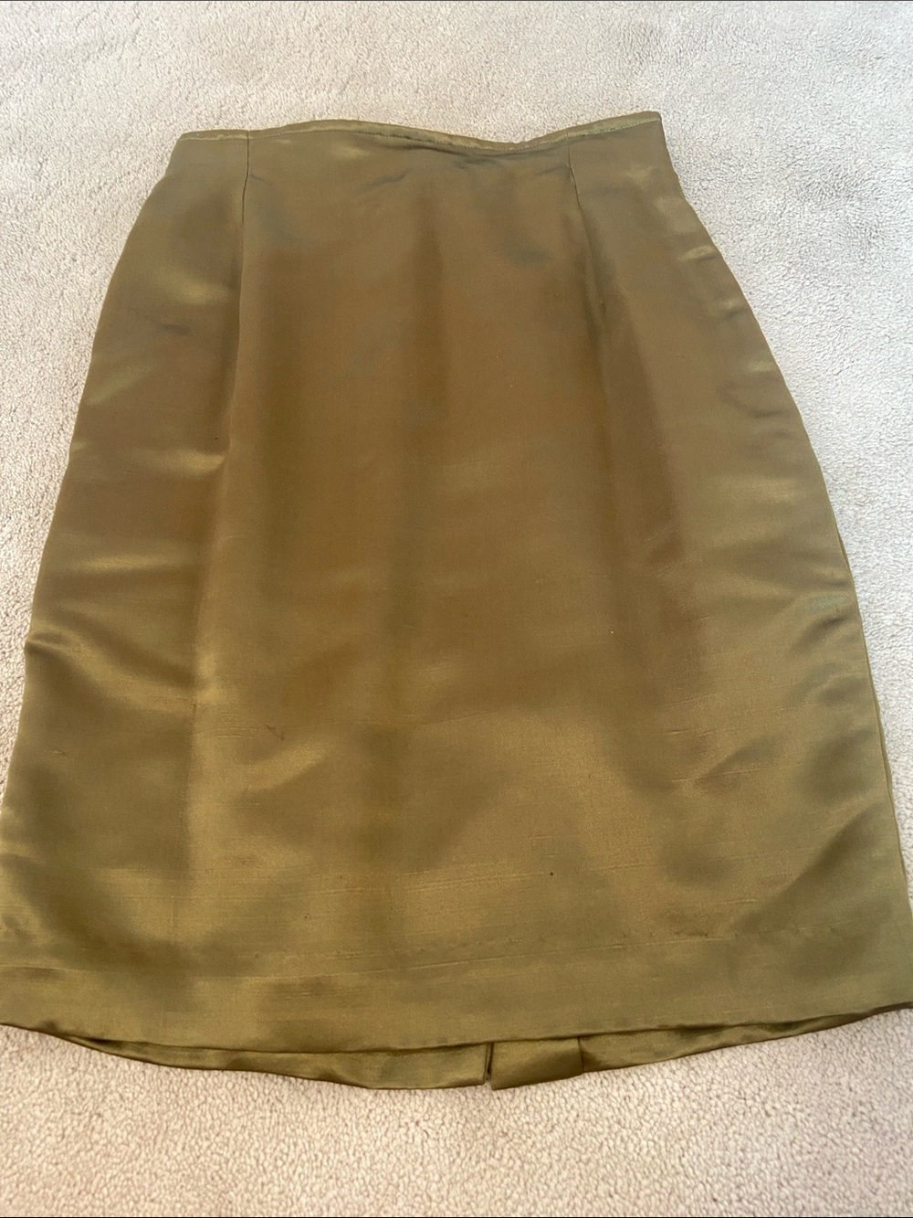 Vintage Oscar de la Renta Olive Green 100 percent Silk Pencil Skirt
